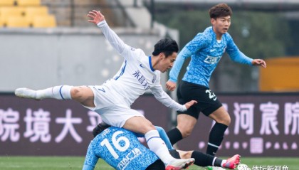  朗斯铁卫补时头球绝杀逃离降级区  