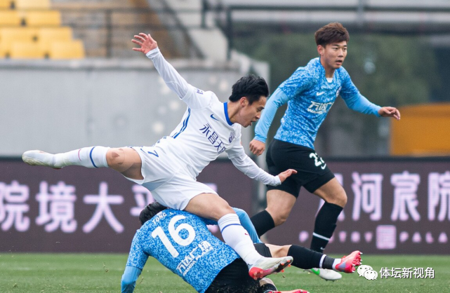  朗斯铁卫补时头球绝杀逃离降级区  